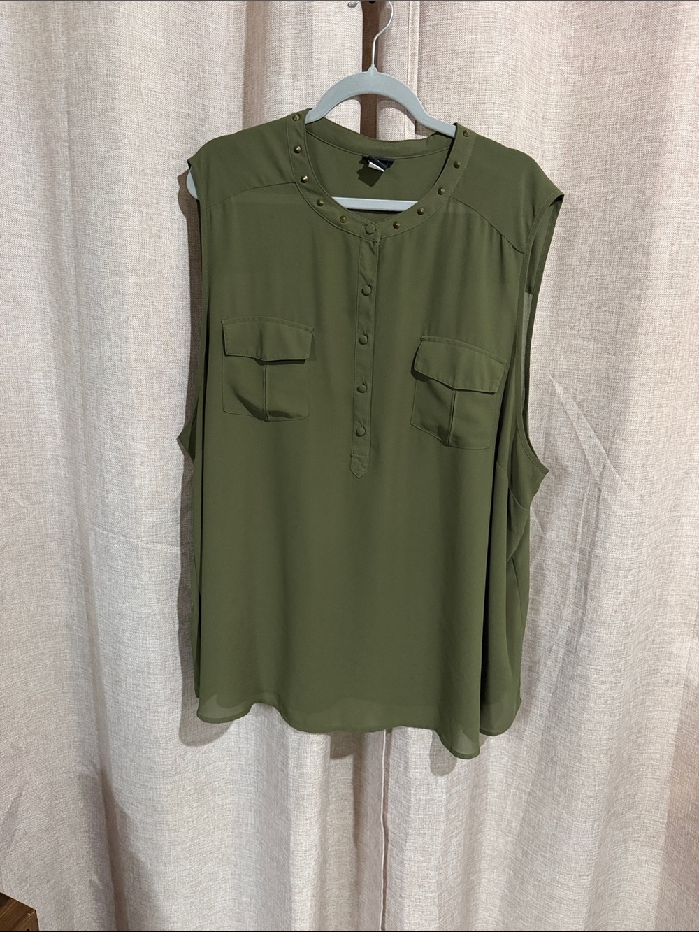 Sleeveless Button Henley Blouse in Olive Green
